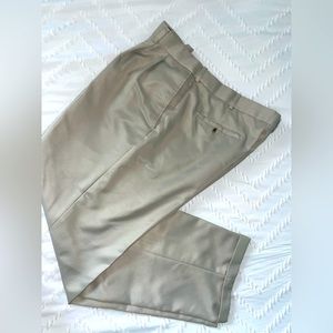 GUC Men's Roundtree & Yorke Pleated Front Khaki Dress Pants 38x30